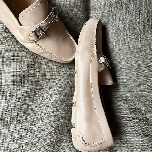 Salvatore Ferragamo Leather Driving Shoes - Flats - Mules Women's ladies Beige - Picture 3 of 4